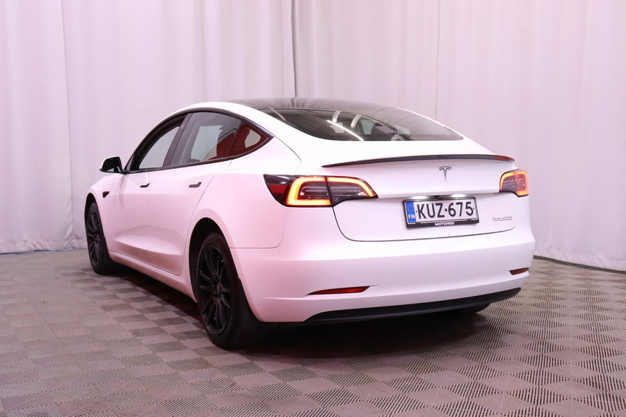 Tesla Model 3 vaihtoauto