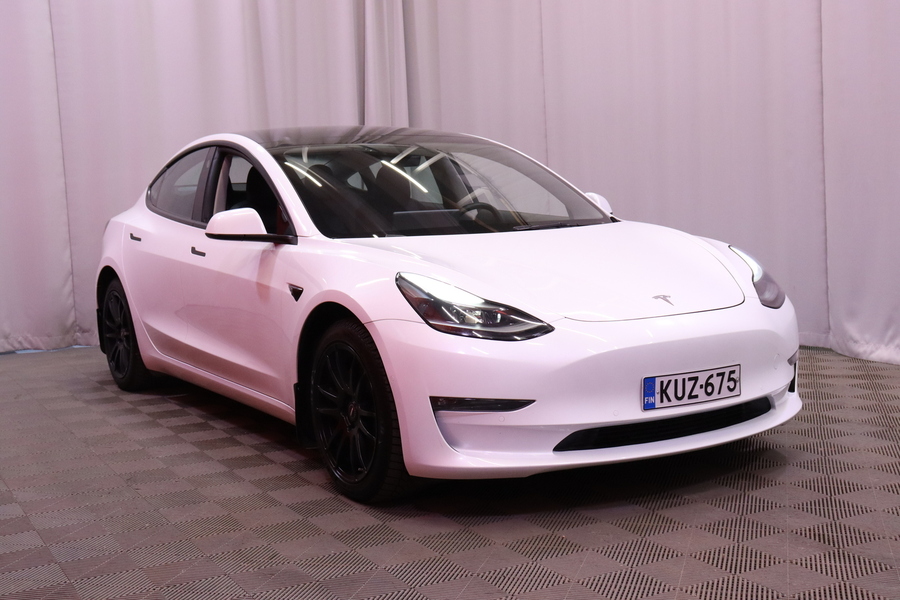 Tesla Model 3 vaihtoauto