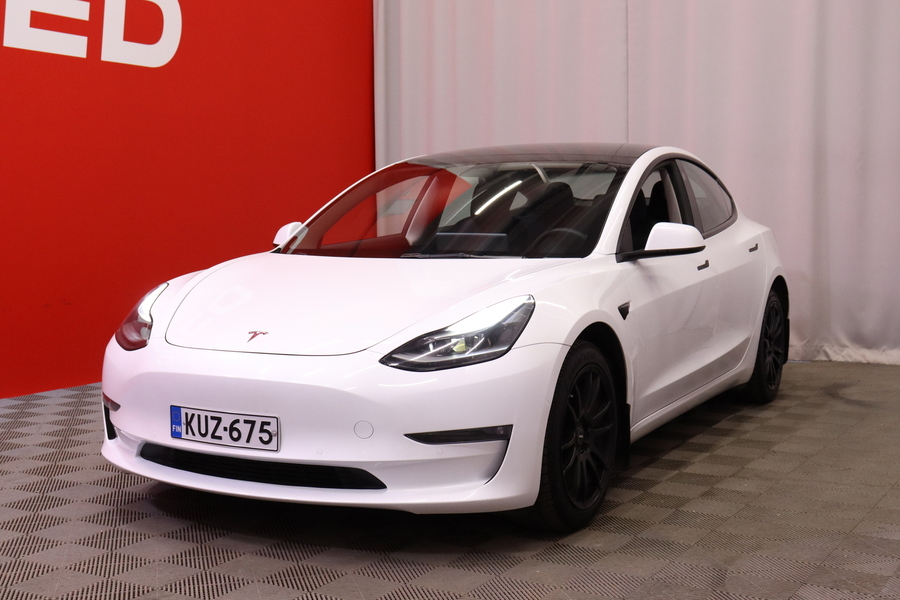 Tesla Model 3 vaihtoauto