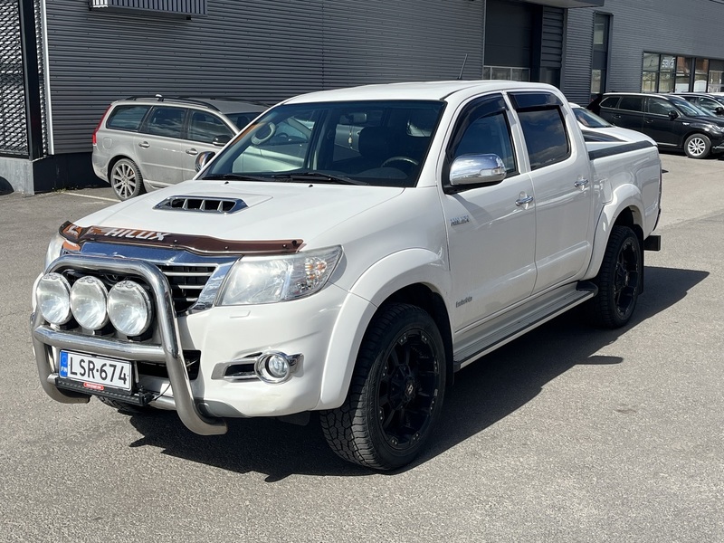 Toyota Hilux vaihtoauto