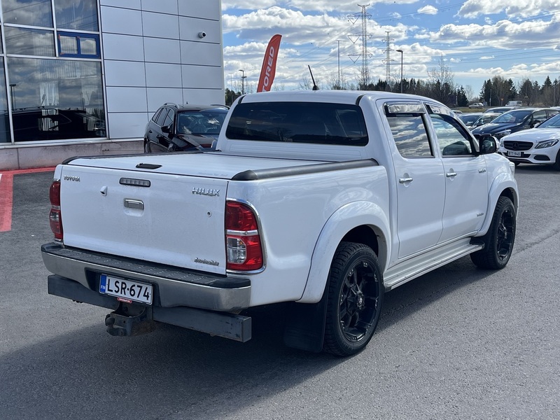 Toyota Hilux vaihtoauto