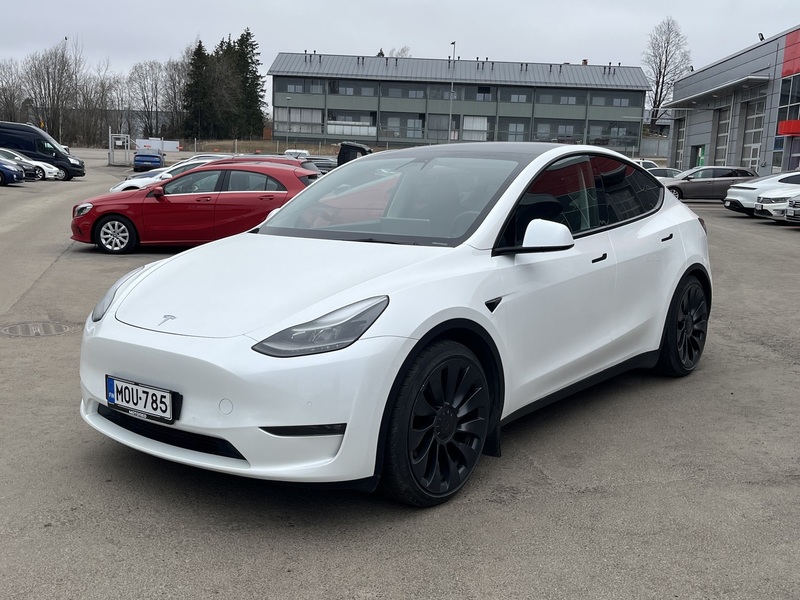Tesla Model Y vaihtoauto