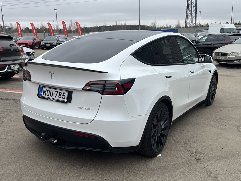 Tesla Model Y vaihtoauto
