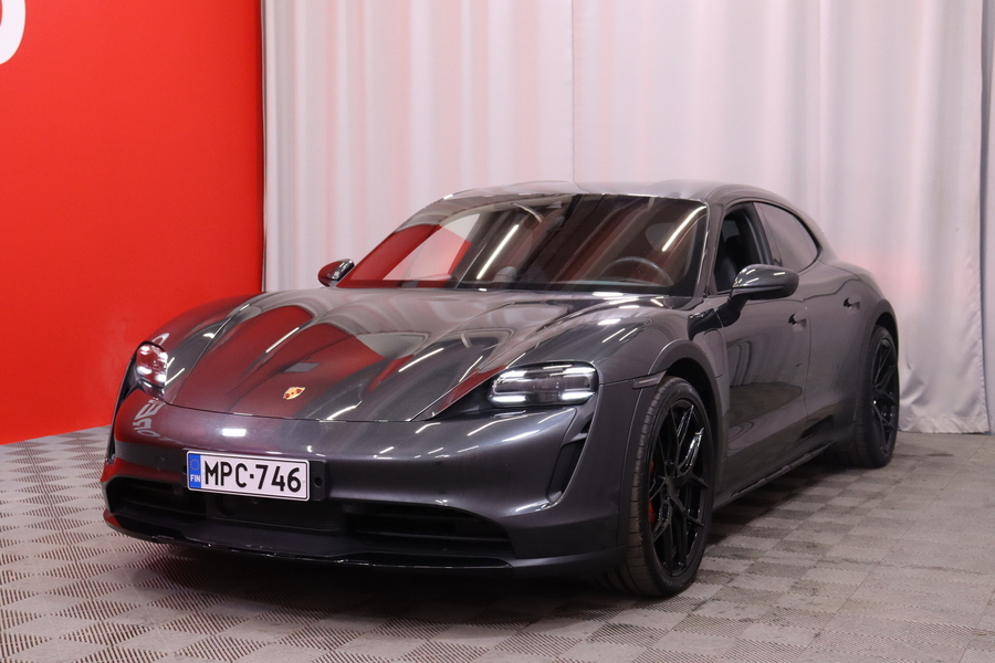 Porsche Taycan vaihtoauto