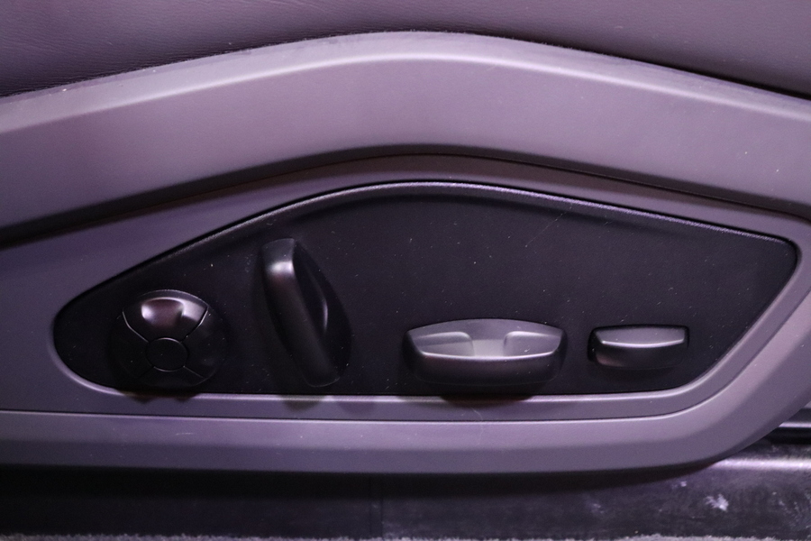 Porsche Taycan vaihtoauto