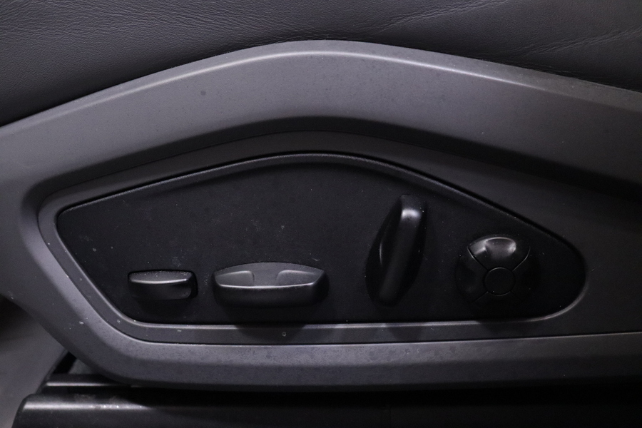 Porsche Taycan vaihtoauto