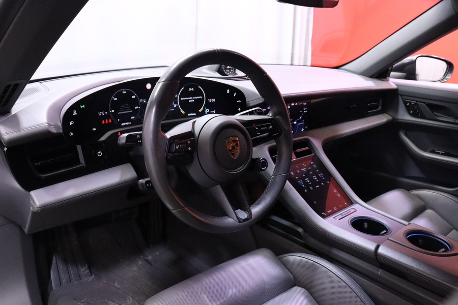 Porsche Taycan vaihtoauto