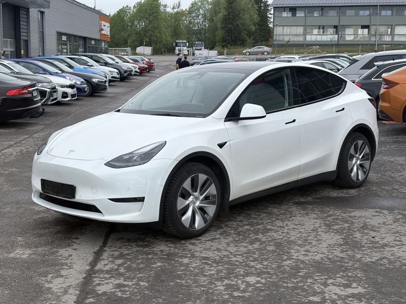 Tesla Model Y vaihtoauto