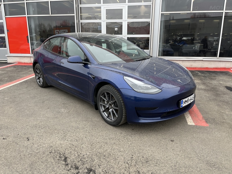 Tesla Model 3 vaihtoauto