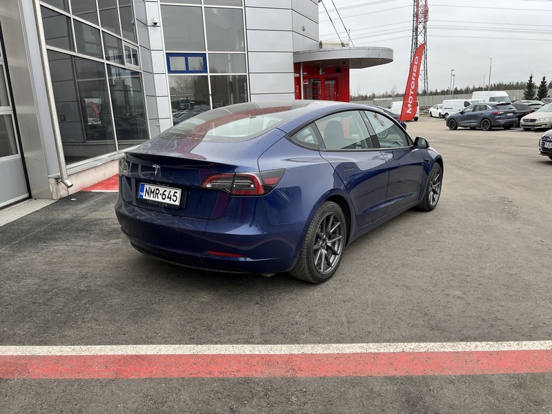 Tesla Model 3 vaihtoauto