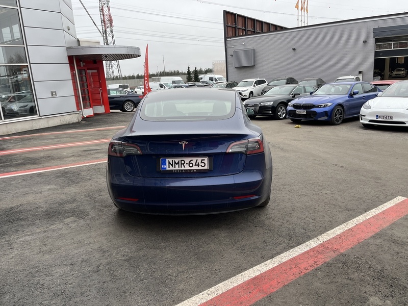 Tesla Model 3 vaihtoauto