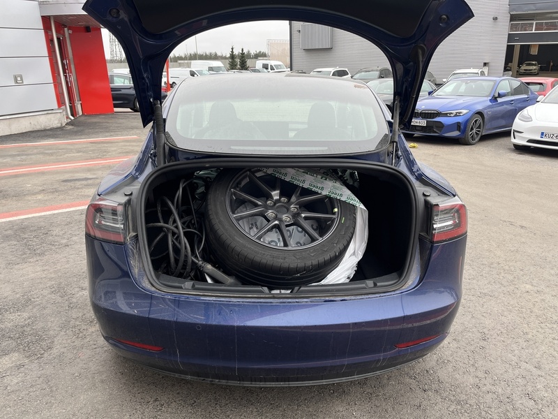 Tesla Model 3 vaihtoauto