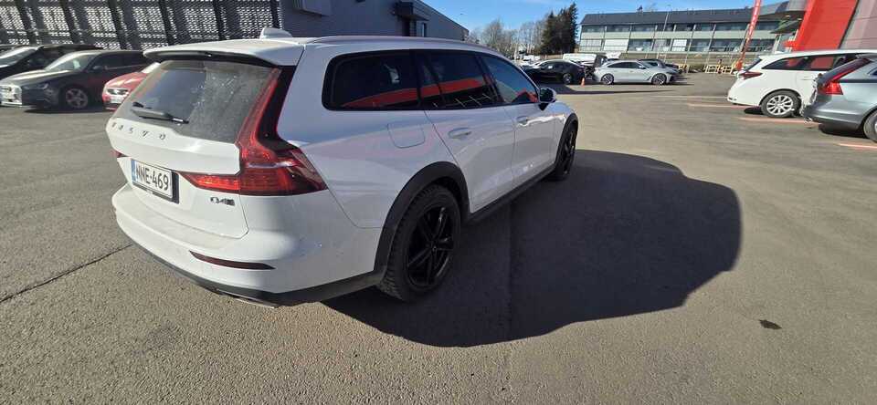 Volvo V60 Cross Country vaihtoauto