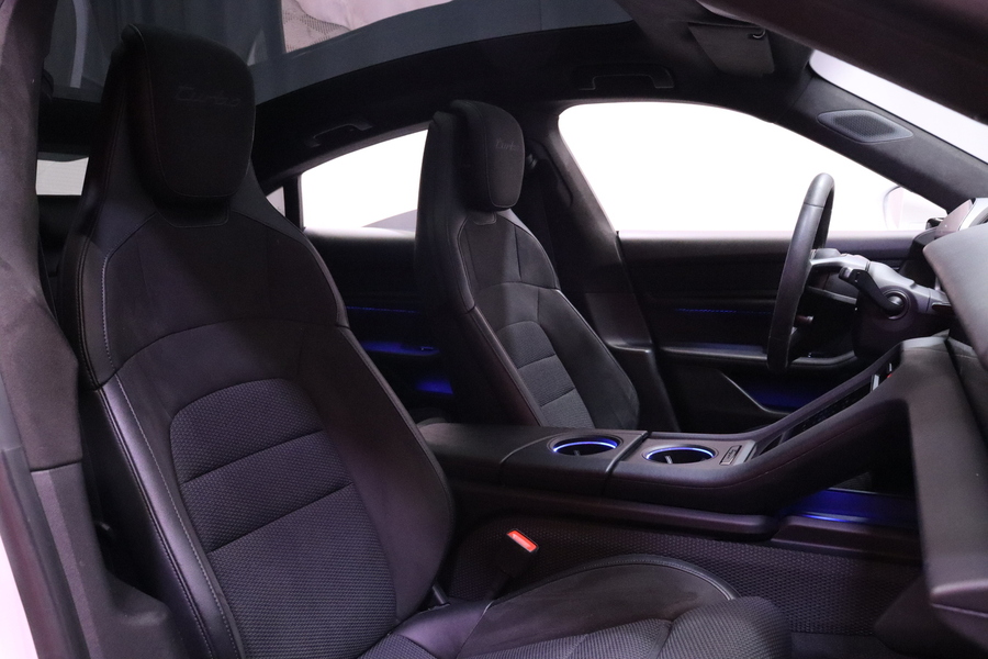 Porsche Taycan vaihtoauto