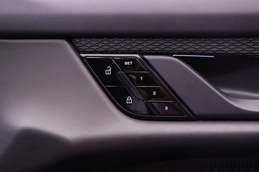 Porsche Taycan vaihtoauto