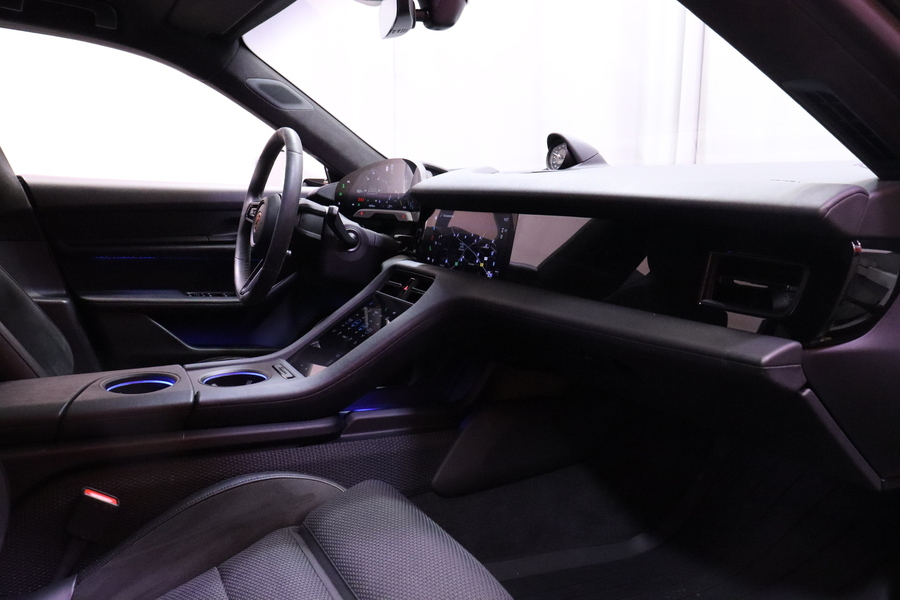 Porsche Taycan vaihtoauto