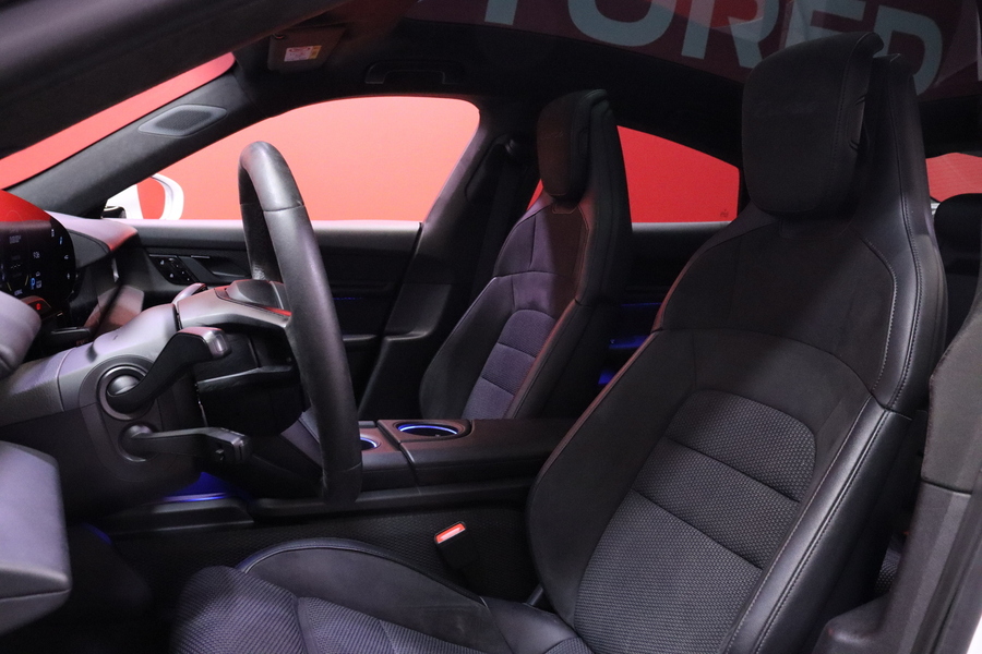 Porsche Taycan vaihtoauto