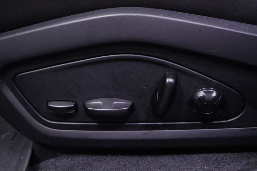 Porsche Taycan vaihtoauto