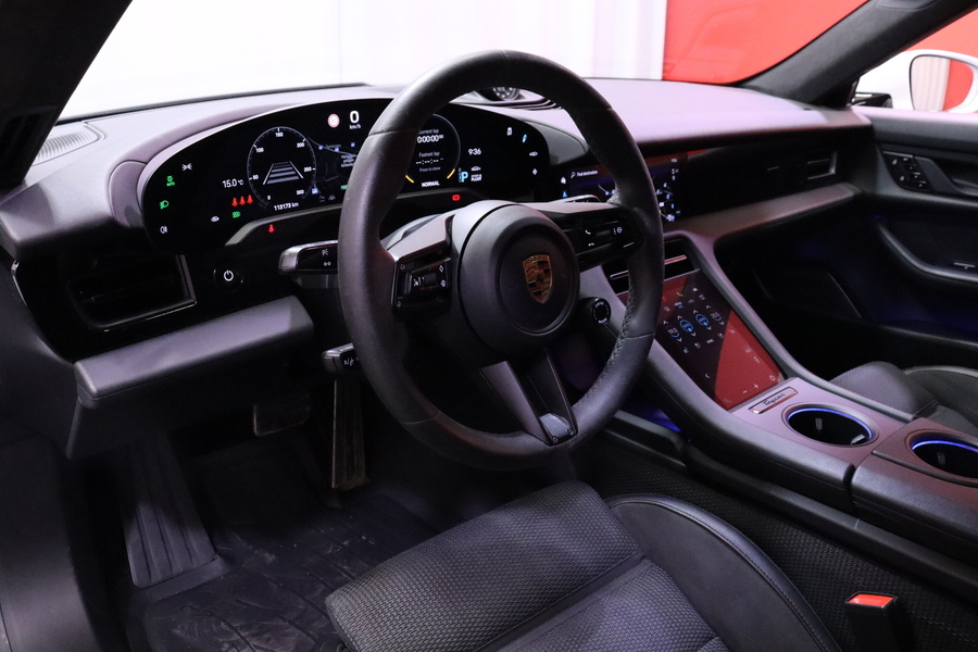 Porsche Taycan vaihtoauto