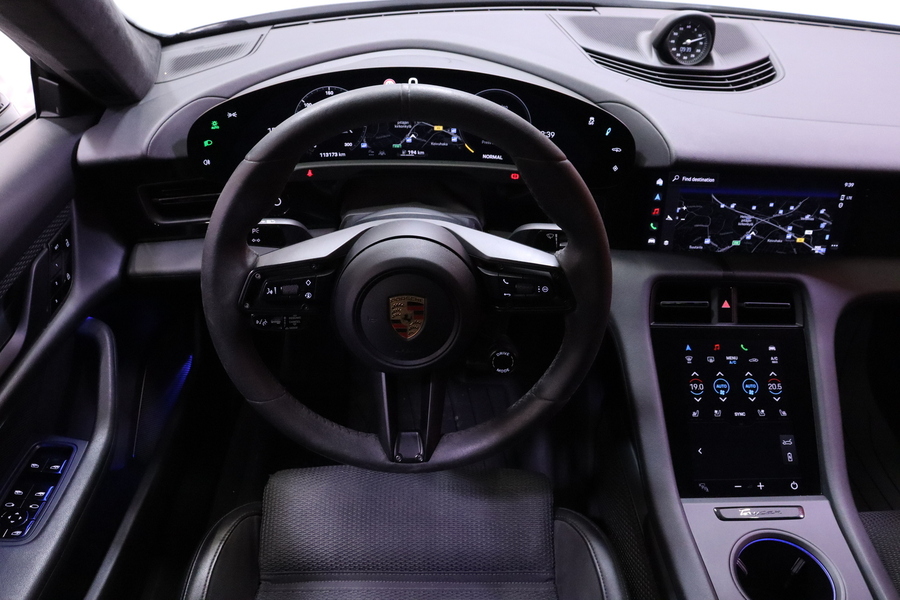 Porsche Taycan vaihtoauto