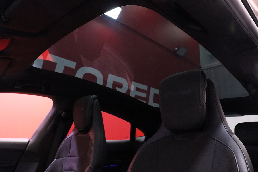 Porsche Taycan vaihtoauto