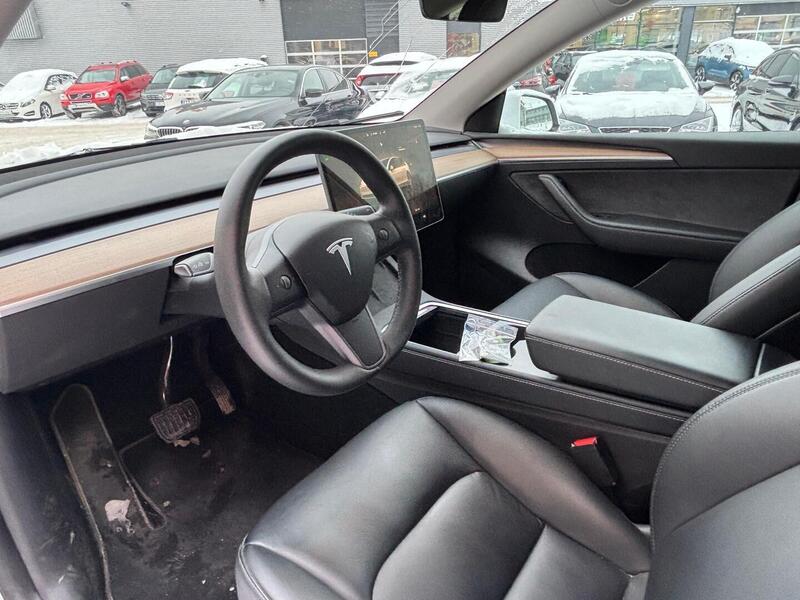 Tesla Model Y vaihtoauto