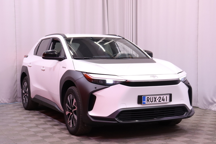 Toyota bZ4X vaihtoauto