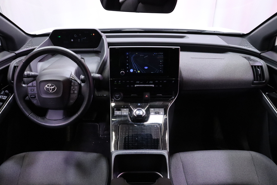 Toyota bZ4X vaihtoauto