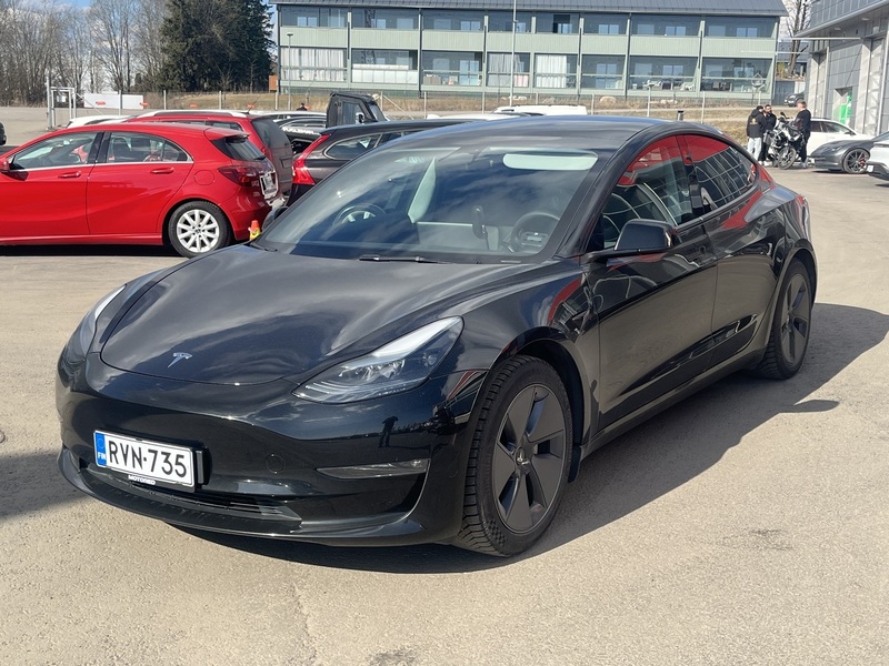 Tesla Model 3 vaihtoauto