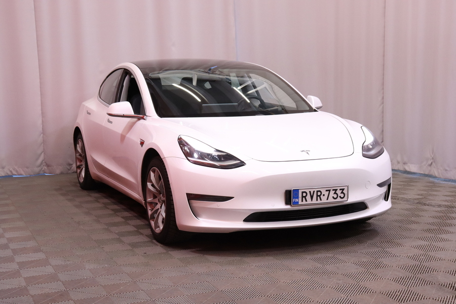 Tesla Model 3 vaihtoauto