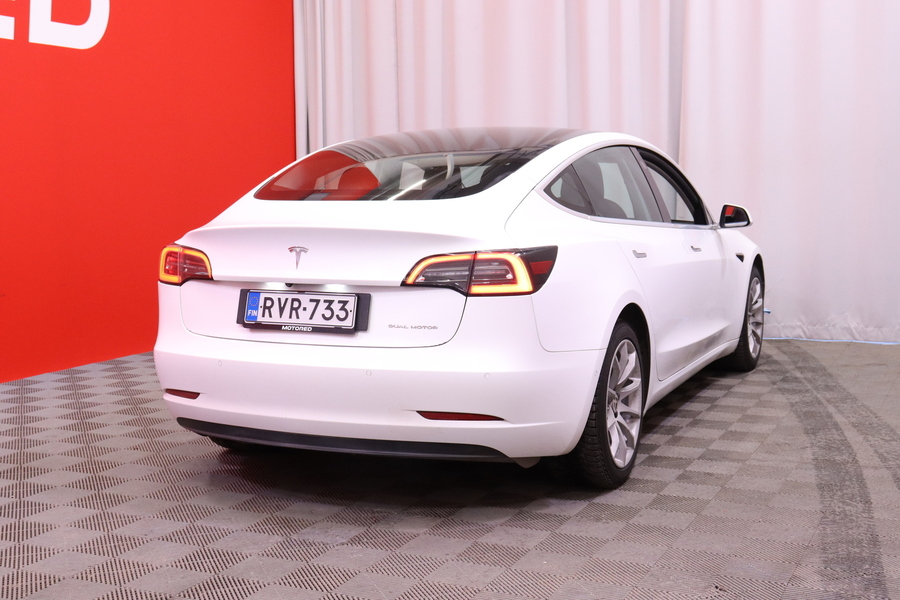 Tesla Model 3 vaihtoauto