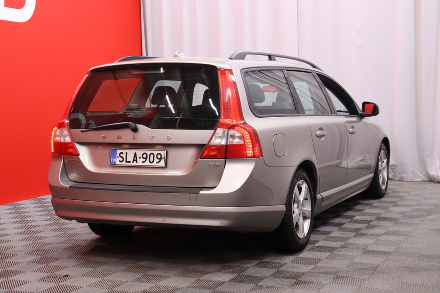 Volvo V70 vaihtoauto
