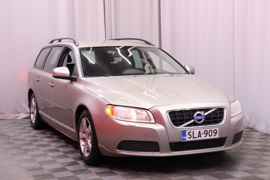 Volvo V70 vaihtoauto