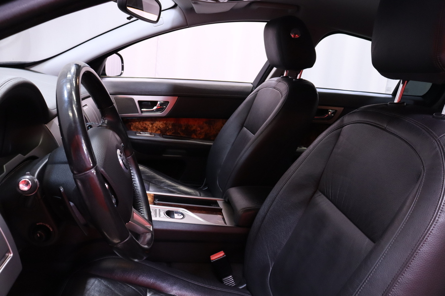 Jaguar XF vaihtoauto
