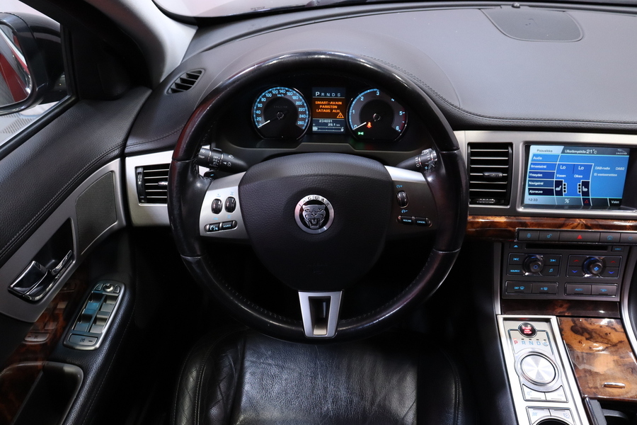 Jaguar XF vaihtoauto
