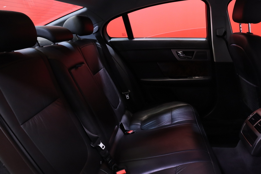 Jaguar XF vaihtoauto