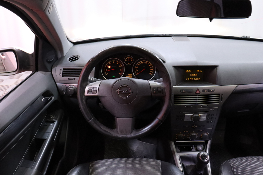 Opel Astra vaihtoauto