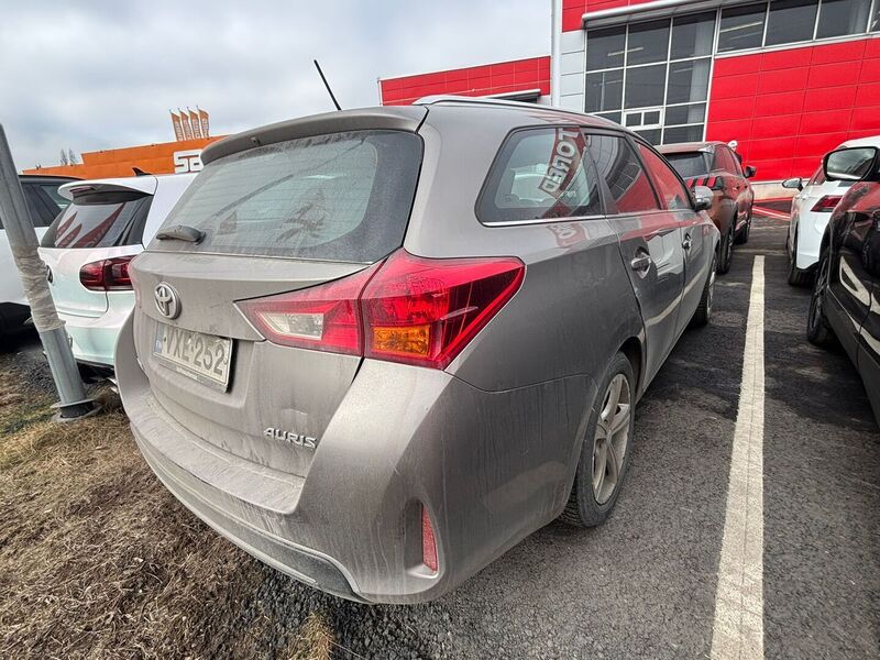 Toyota Auris vaihtoauto