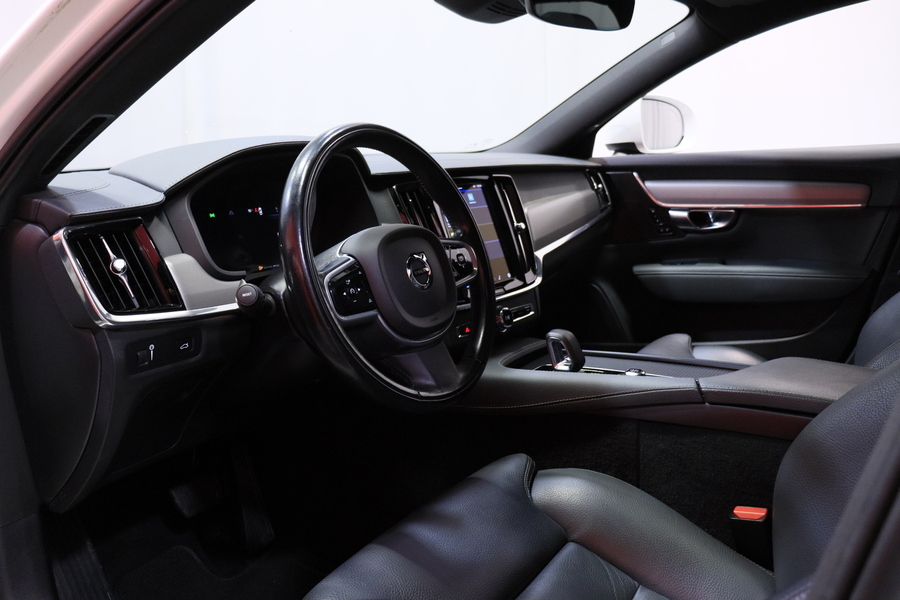 Volvo V90 Cross Country vaihtoauto