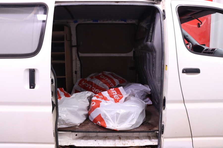 Toyota Hiace vaihtoauto