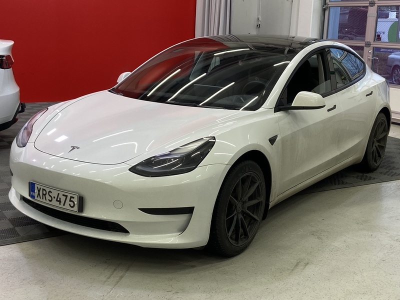 Tesla Model 3 vaihtoauto