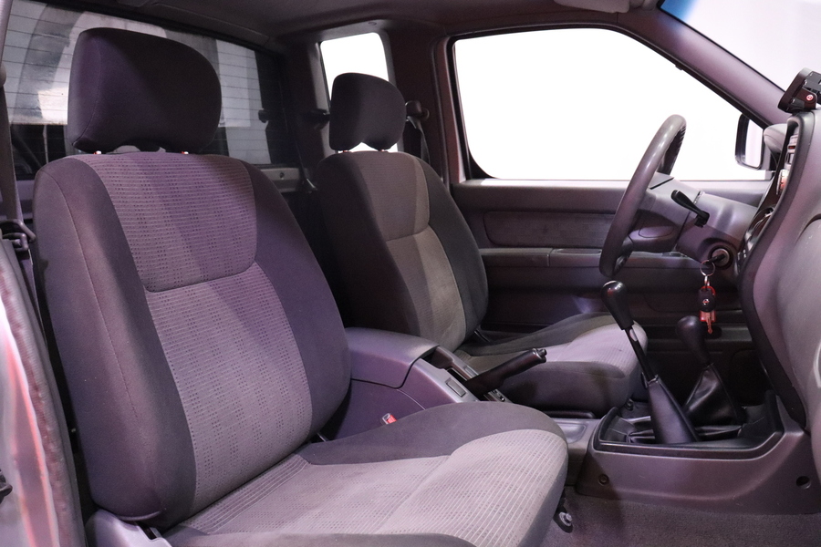 Nissan NP300 vaihtoauto