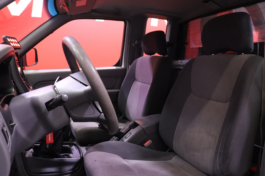 Nissan NP300 vaihtoauto