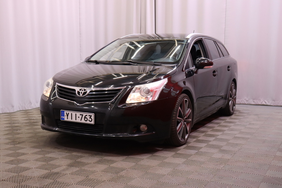 Toyota Avensis vaihtoauto