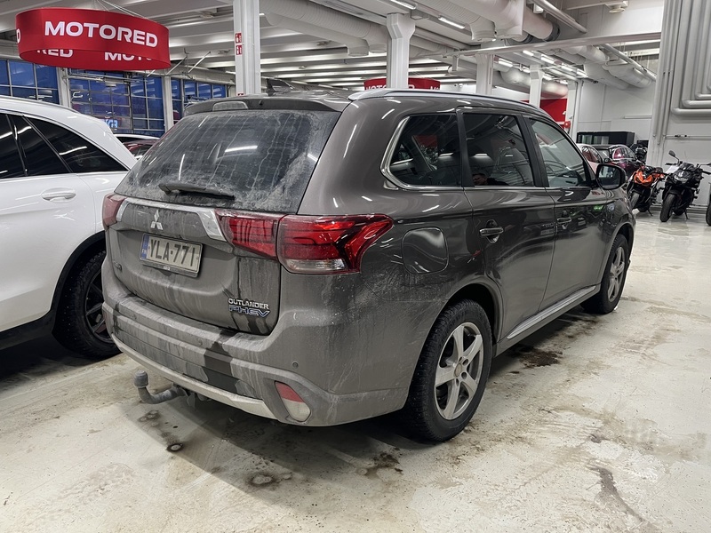 Mitsubishi Outlander PHEV vaihtoauto