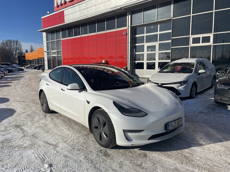 Tesla Model 3 vaihtoauto