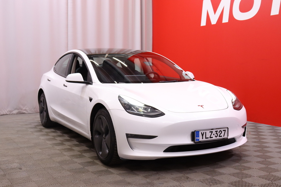 Tesla Model 3 vaihtoauto