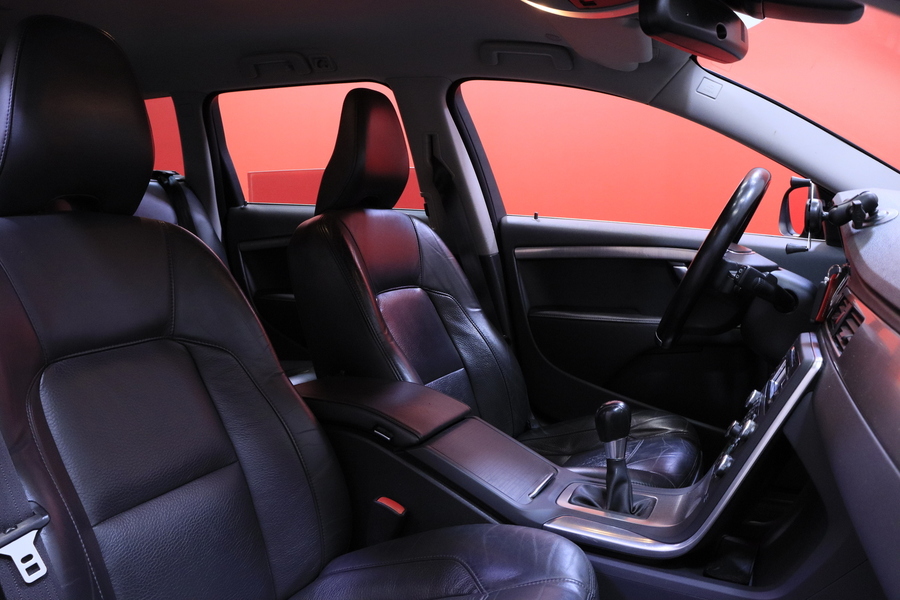 Volvo V70 vaihtoauto