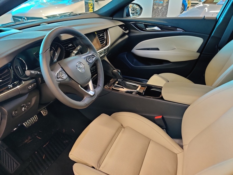 Opel Insignia vaihtoauto