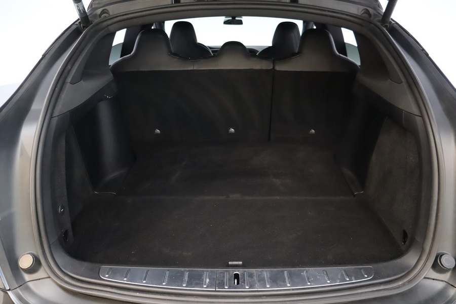 Tesla Model X vaihtoauto